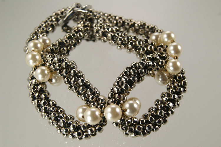 Swarovski pearl bracelet in a classic design, Helia Herra